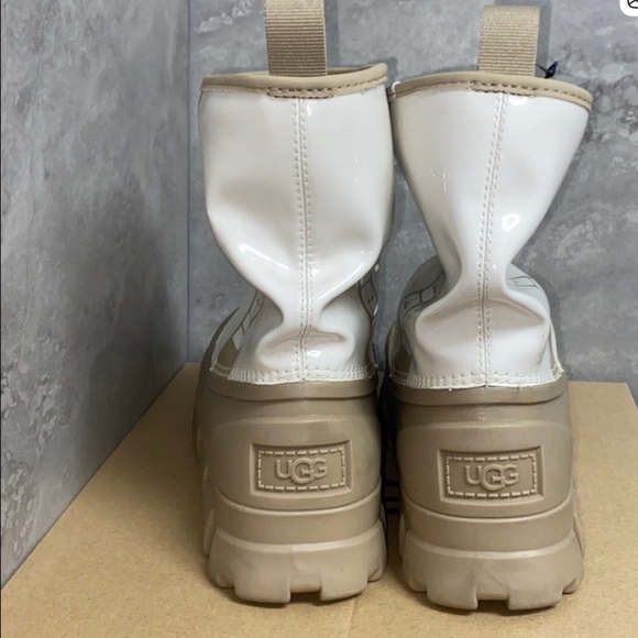 UGG Women's Cream and Tan Winter Boots - Picture 4 of 5
